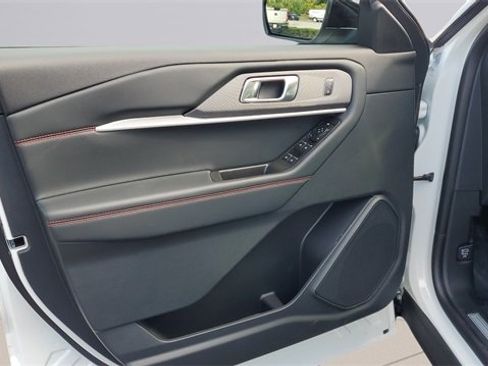 New 2025 Ford Explorer ST-Line w/ ST-Line Street Pack image 16