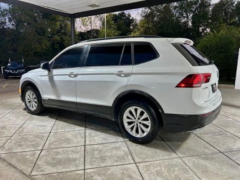 Used 2018 Volkswagen Tiguan S image 2