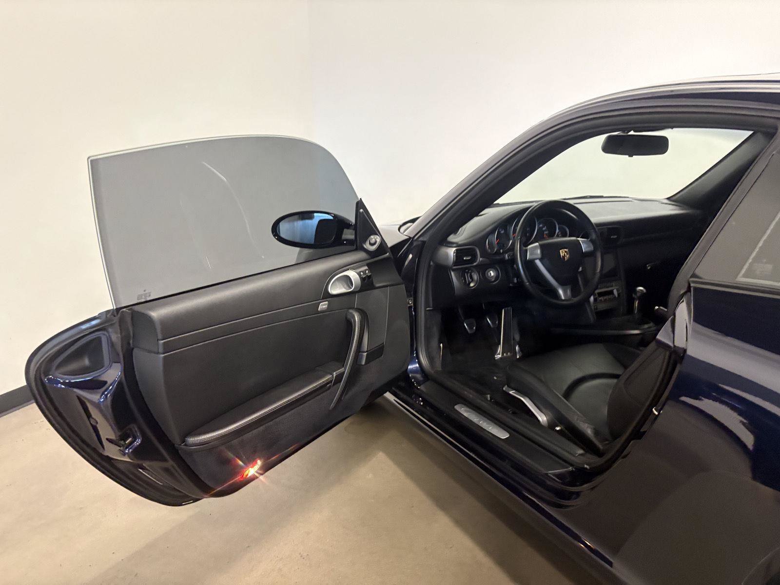 Used 2006 Porsche 911 Carrera RWD image 11