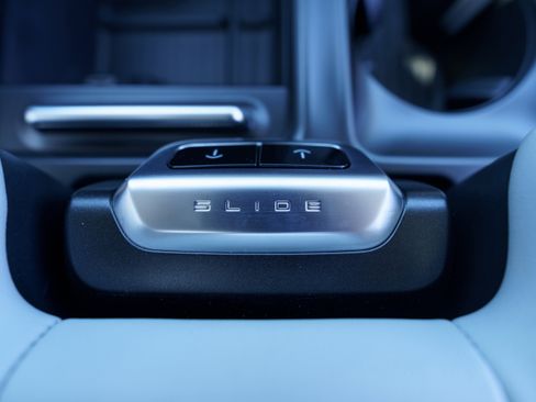 Used 2026 Ford Expedition Platinum image 40