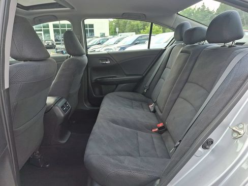 Used 2017 Honda Accord EX image 10
