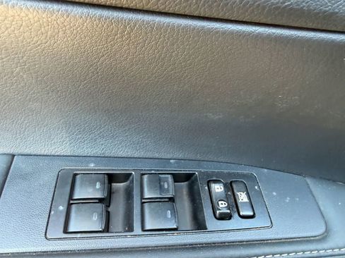Used 2015 Lexus ES 300h FWD image 10