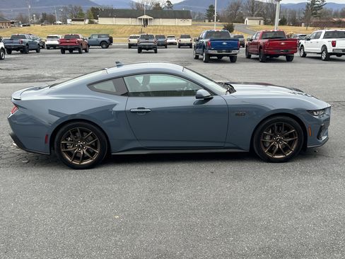 Used 2025 Ford Mustang GT Premium image 6