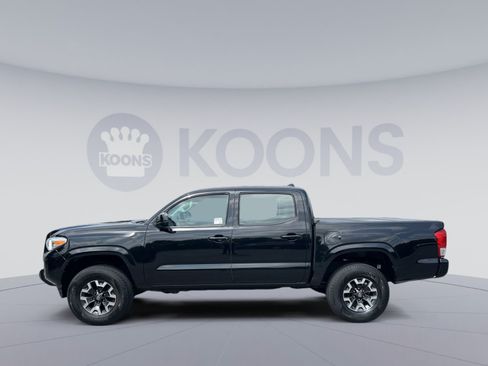 Used 2017 Toyota Tacoma SR w/ Tow Package AWD/4WD image 2