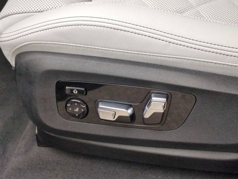 Used 2026 BMW X6 xDrive40i w/ Climate Comfort Package image 17