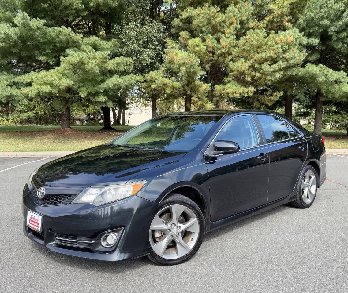 Used 2012 Toyota Camry SE w/ Leather Pkg FWD image 1