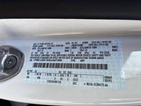 New 2025 Ford Escape PHEV FWD image 16