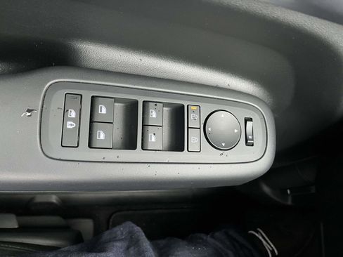 Certified 2025 Hyundai Santa Fe SE image 10