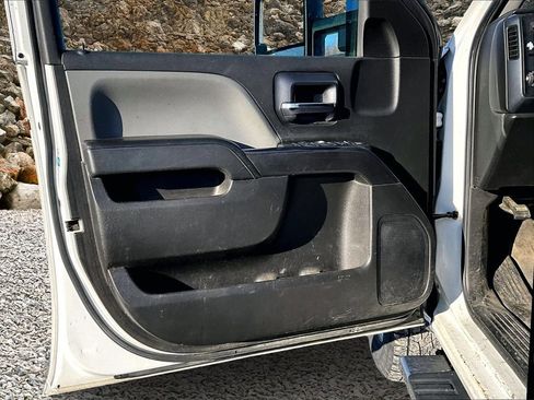 Used 2019 Chevrolet Silverado 2500 W/T w/ WT Convenience Package image 15