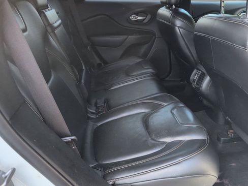 Used 2016 Jeep Cherokee Limited FWD image 37
