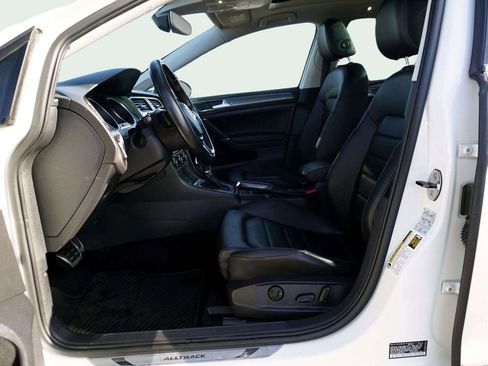 Used 2017 Volkswagen Golf Alltrack SEL image 16