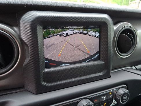 Used 2023 Jeep Wrangler Unlimited Sport AWD/4WD image 18