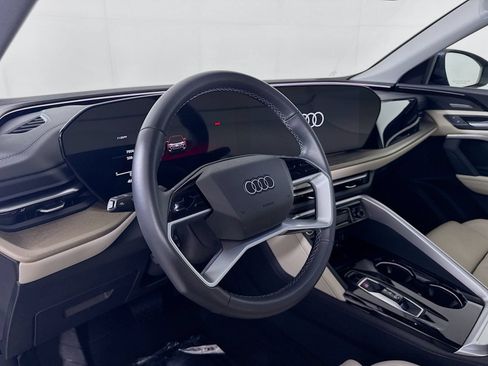 Used 2025 Audi Q5 Premium Plus w/ Premium Plus AWD/4WD image 4