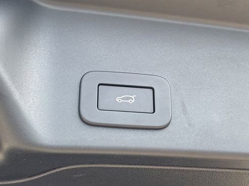 Used 2023 Land Rover Range Rover Evoque R-Dynamic SE AWD/4WD image 9