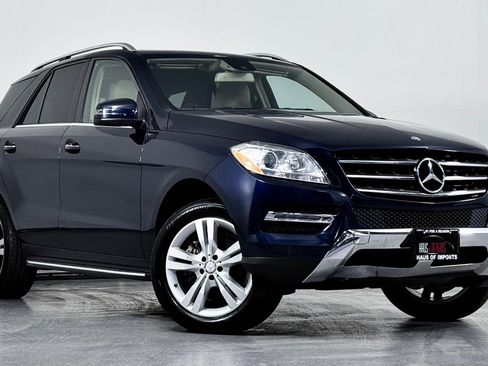 Used 2015 Mercedes-Benz ML 350 4MATIC w/ Premium 1 Package image 2