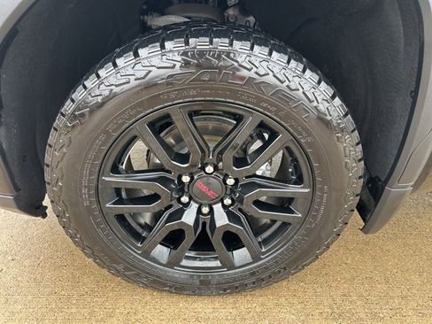 Used 2024 GMC Sierra 1500 Elevation image 7