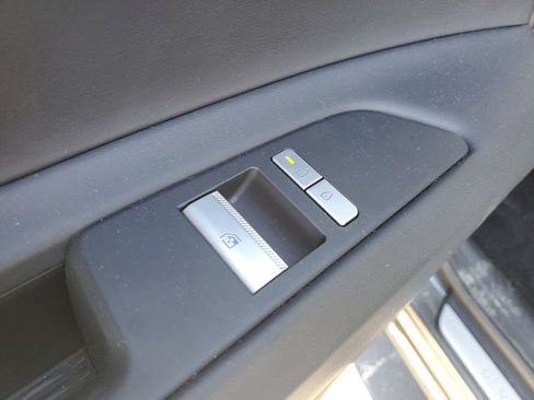 Used 2025 Genesis GV80 2.5T image 18