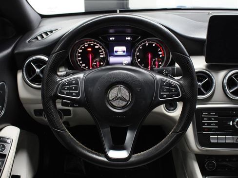 Used 2018 Mercedes-Benz CLA 250 image 14