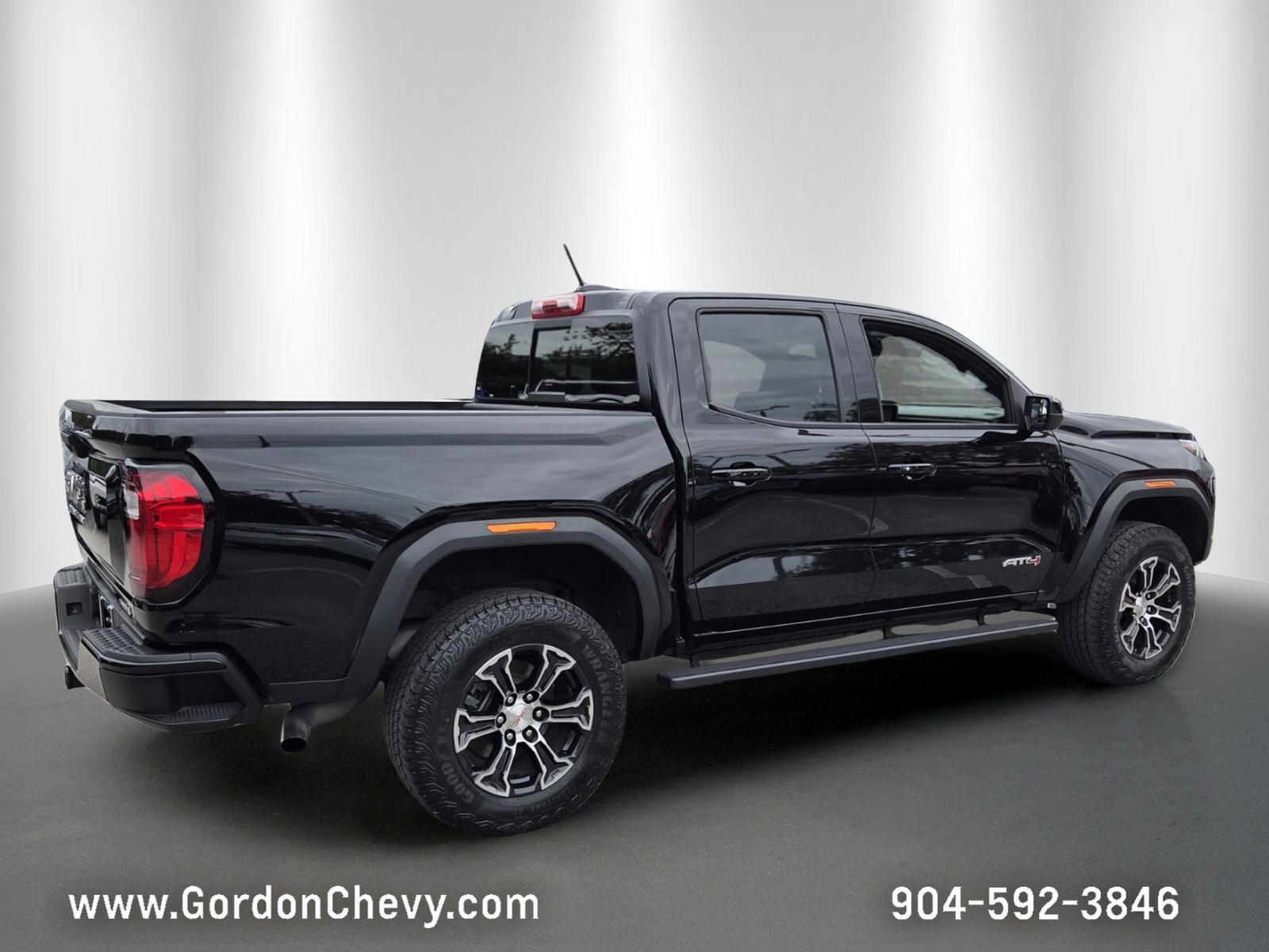 Used 2024 GMC Canyon AT4 AWD/4WD image 6