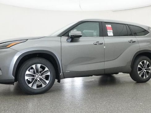New 2026 Toyota Highlander XLE AWD/4WD image 18