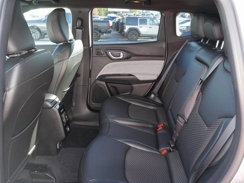 Used 2024 Jeep Compass Latitude w/ Sun and Sound Group image 23