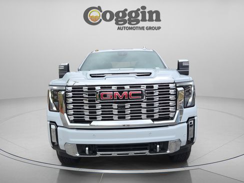 New 2026 GMC Sierra 3500 Denali w/ Denali Reserve Package AWD/4WD image 10