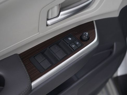 Used 2022 Toyota Sienna XLE image 20