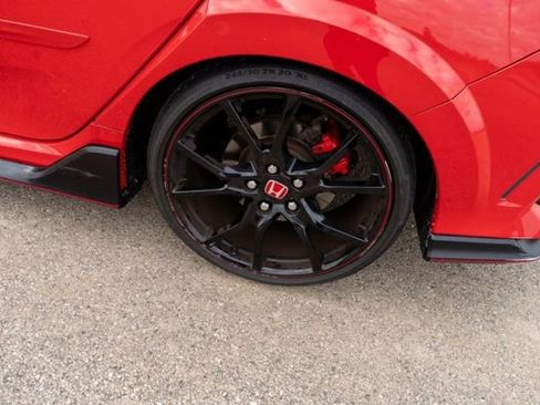 Used 2017 Honda Civic Type R image 11