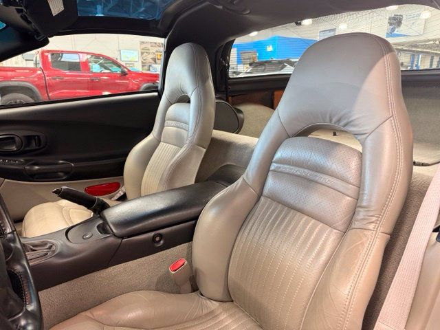 Used 1997 Chevrolet Corvette Coupe w/ Memory Pkg RWD image 7