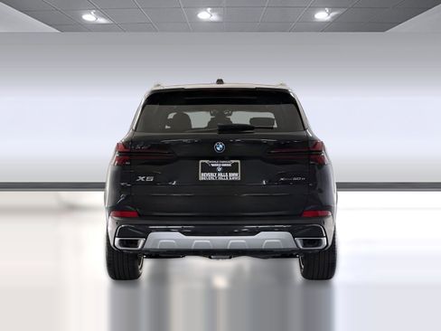 Used 2026 BMW X5 xDrive50e w/ Premium Package image 10