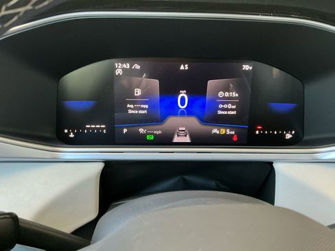 New 2025 Volkswagen Taos SE image 17