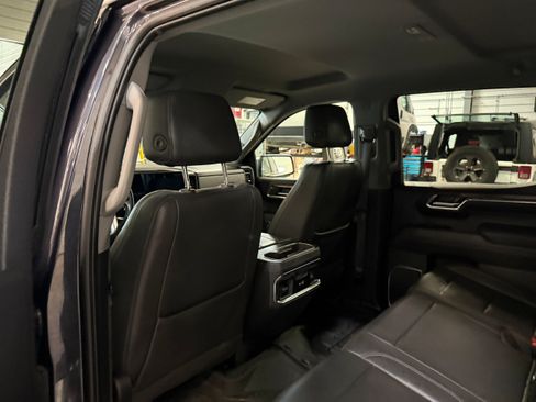 Used 2023 GMC Sierra 1500 SLT w/ SLT Premium Package AWD/4WD image 34