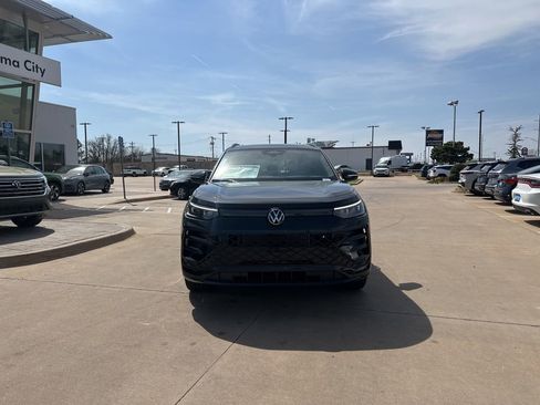 New 2026 Volkswagen Tiguan SE R-Line AWD/4WD image 2