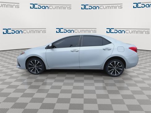 Used 2017 Toyota Corolla XSE image 6