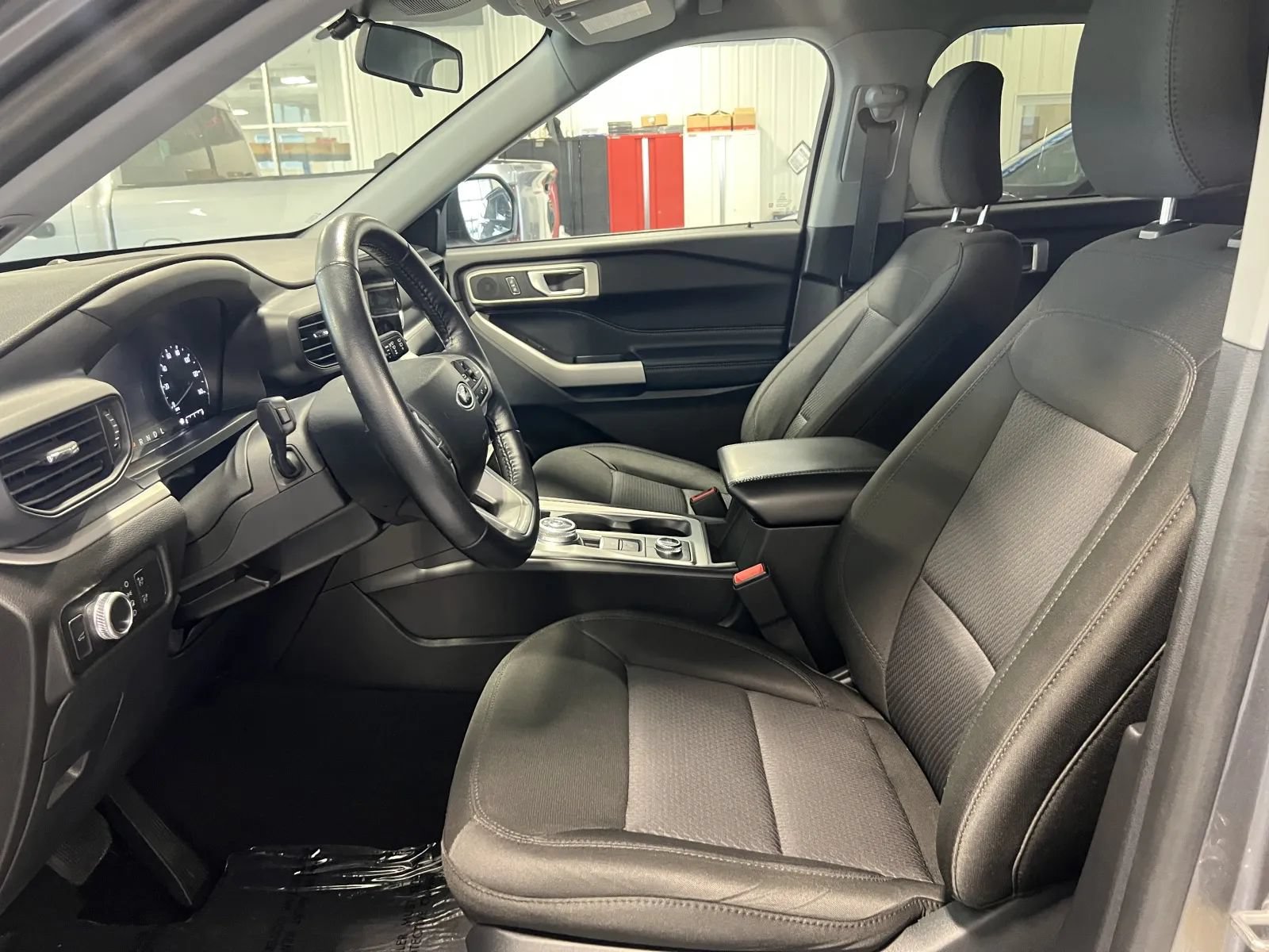 Used 2022 Ford Explorer XLT AWD/4WD image 27