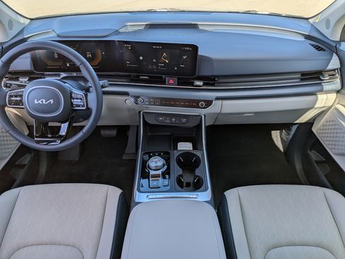 New 2026 Kia Carnival EX FWD image 21