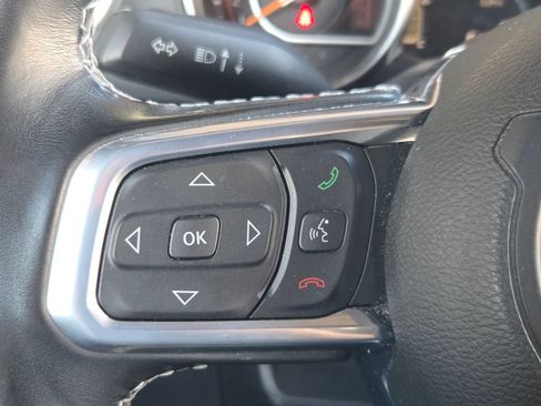 Used 2020 Jeep Wrangler Unlimited Sahara AWD/4WD image 10