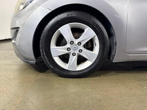 Used 2011 Hyundai Elantra GLS w/ Preferred Equipment Pkg 3 FWD image 11