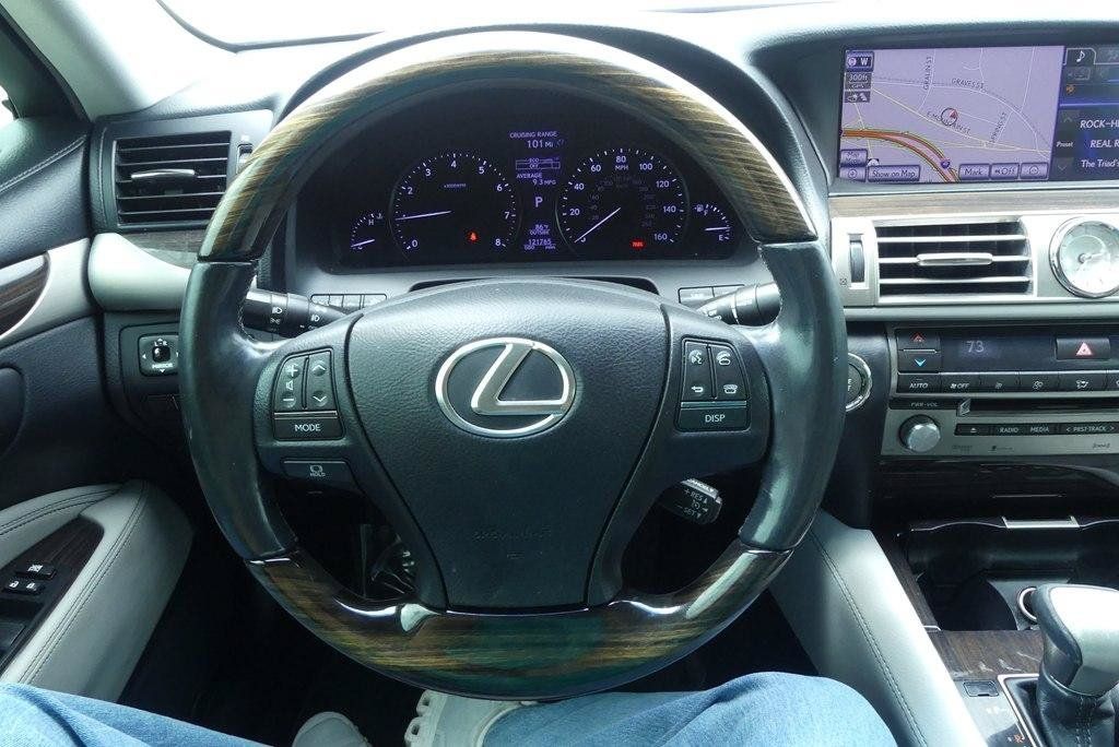 Used 2014 Lexus LS 460 w/ Comfort Package RWD image 18