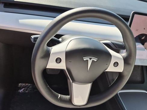 Used 2021 Tesla Model Y Long Range AWD/4WD image 10