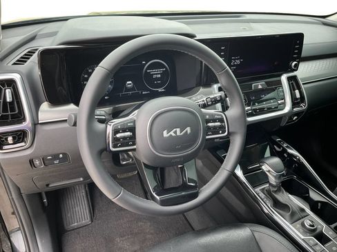 Used 2023 Kia Sorento SX AWD/4WD image 12