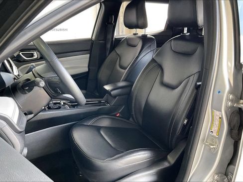 Used 2025 Jeep Compass Limited AWD/4WD image 3