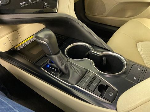 Used 2018 Toyota Camry XLE w/ Audio Package image 21