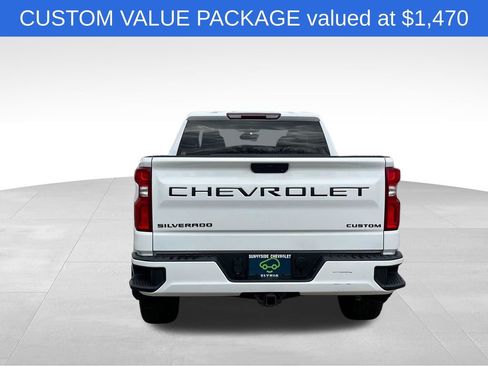 Used 2020 Chevrolet Silverado 1500 Custom w/ Custom Value Package image 3