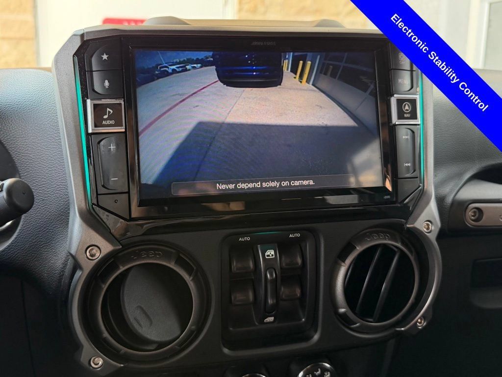 Used 2014 Jeep Wrangler Unlimited Sport w/ Quick Order Package 23S AWD/4WD image 9