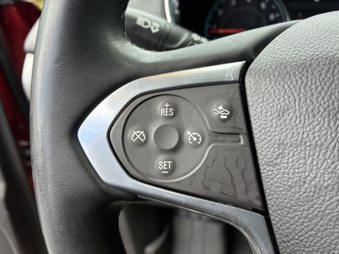 Used 2023 Chevrolet Traverse LT FWD image 31