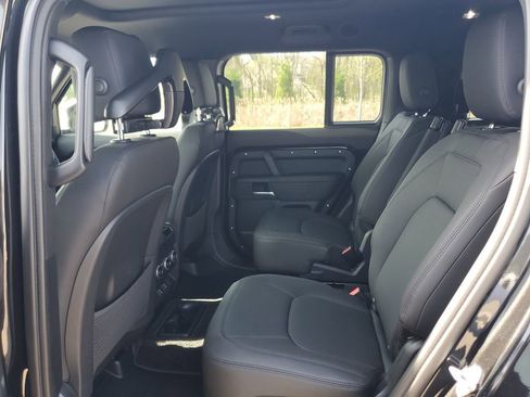 New 2026 Land Rover Defender 130 X-Dynamic SE AWD/4WD image 23