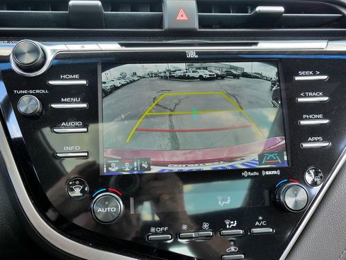 Used 2018 Toyota Camry XSE image 34