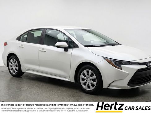 Used 2025 Toyota Corolla LE image 1