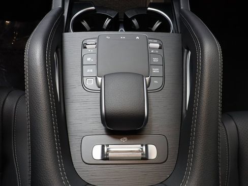 Used 2025 Mercedes-Benz GLS 450 4MATIC image 12